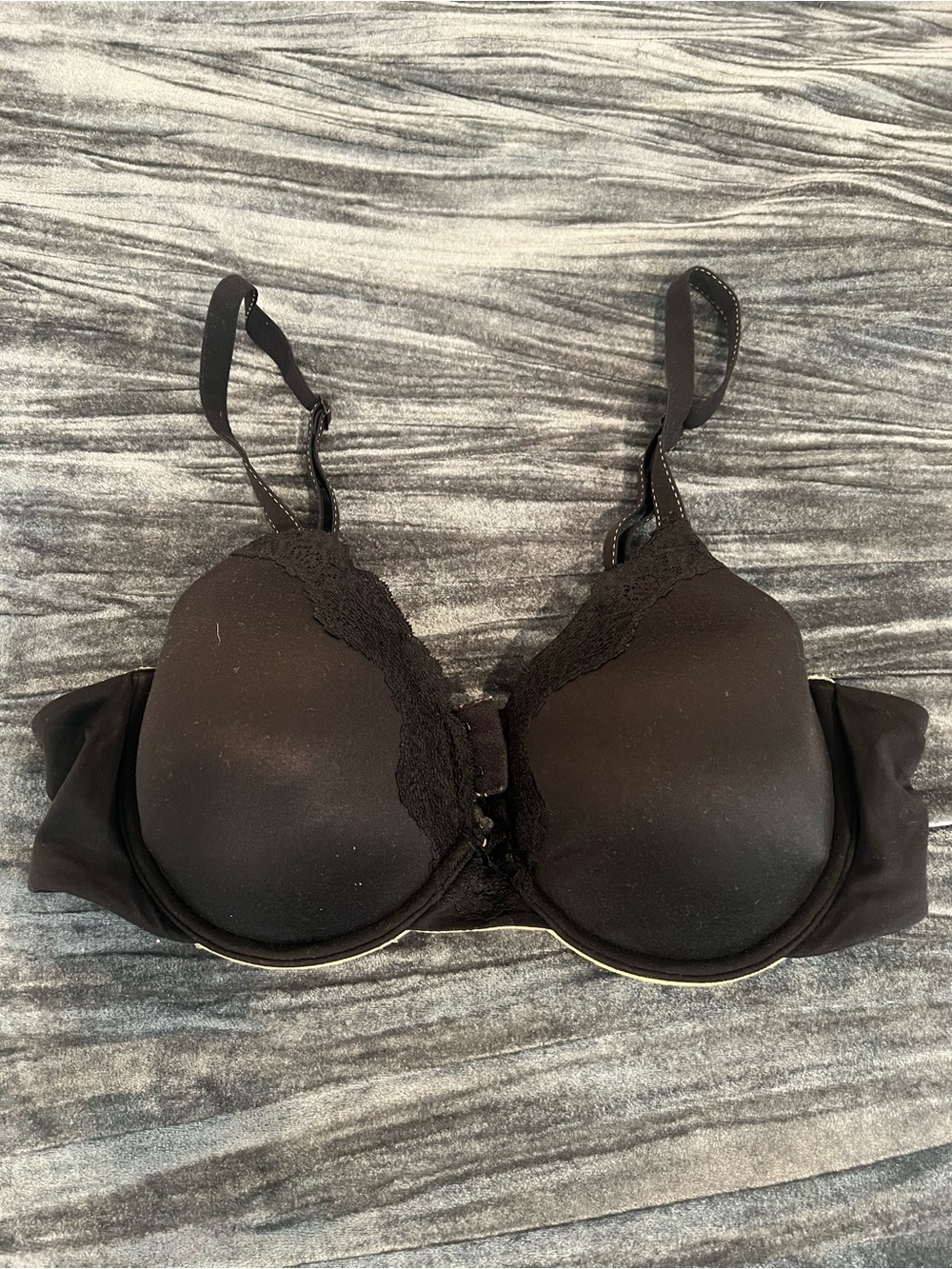 Black Lace Trim T-Shirt Bra - Women Intimates by Maidenform Size 38B
